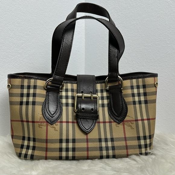 💯 Authentic Burberry Handbag 🍀 - Picture 1 of 16